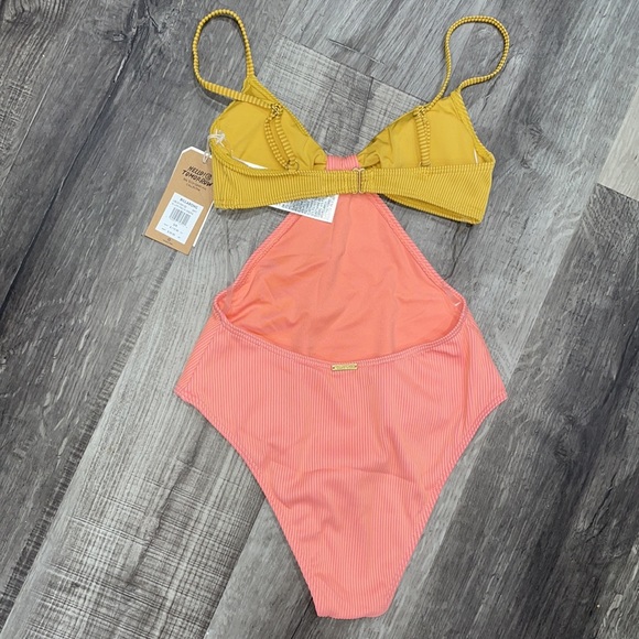 ⭐️ NWT Billabong Hi Life Freya One Piece Swimsuit - Picture 4 of 5